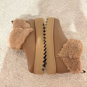NWOB UGG Tan Shearling Winter Boots